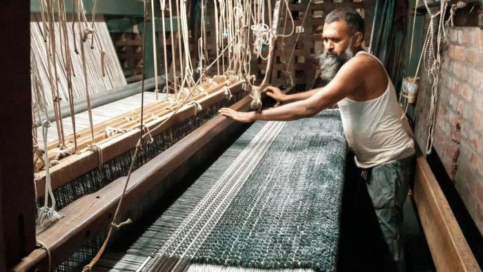 How Are Handmade Rugs Manufactured