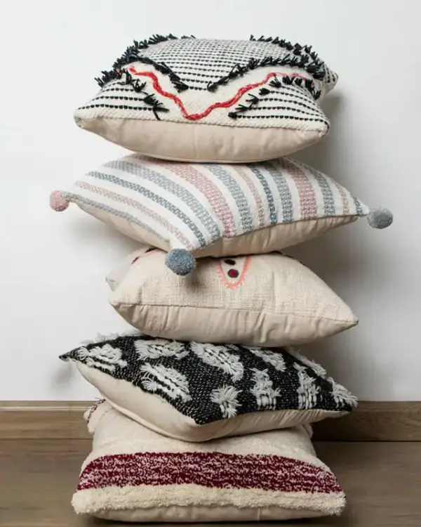 JAVI-home-cushions-accessories-homne-decor-from-india3